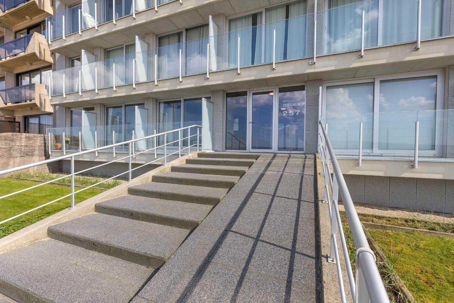 Studio Met Frontaal Zeezicht Middelkerke Dış mekan fotoğraf